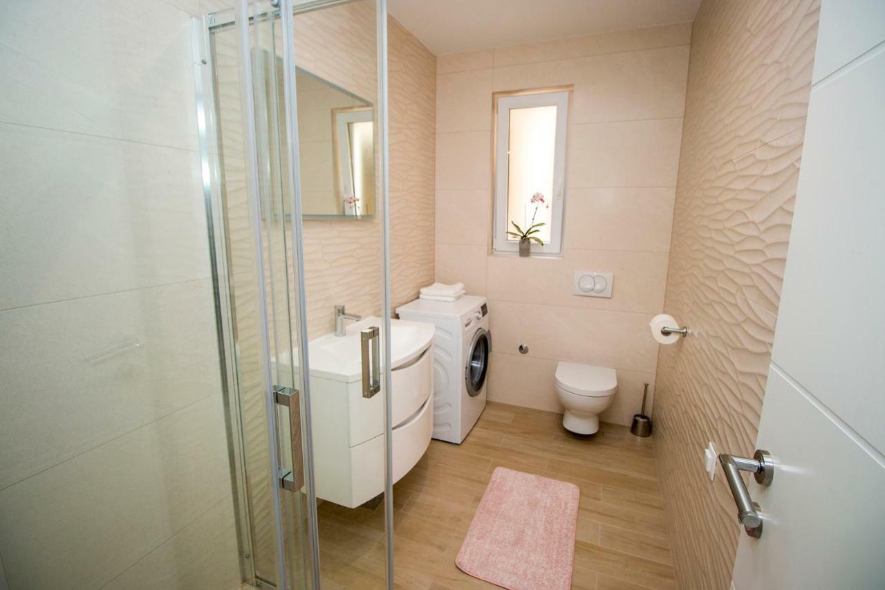 Apartman Nina Оміш Екстер'єр фото