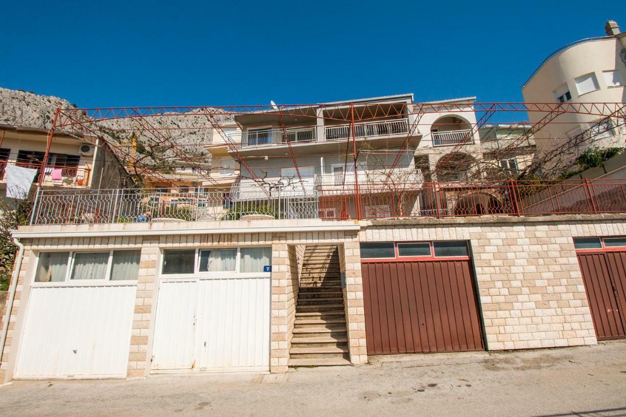 Apartman Nina Оміш Екстер'єр фото
